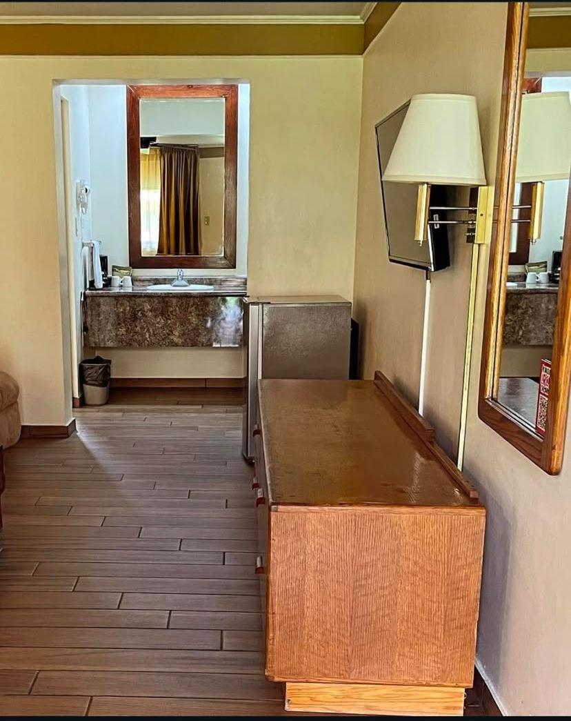 Hotel Santa Fe Camargo Luaran gambar
