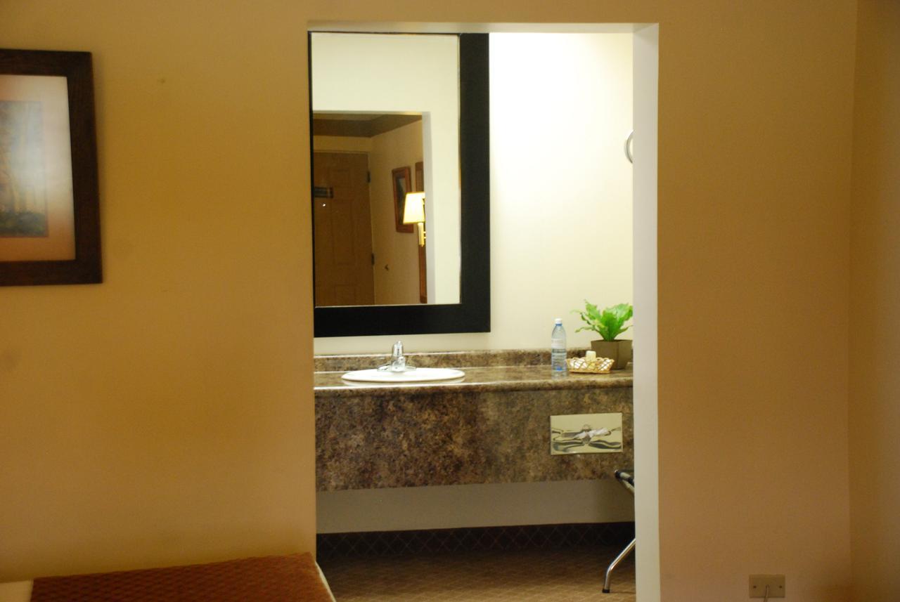 Hotel Santa Fe Camargo Luaran gambar